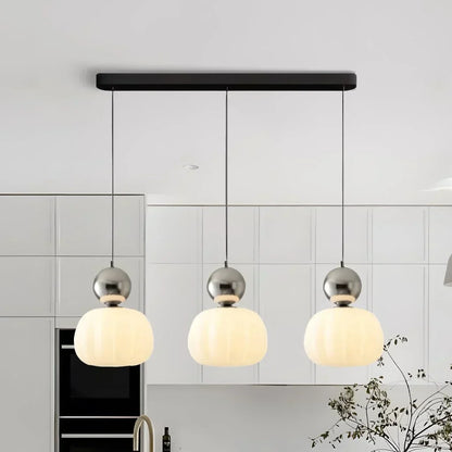 Bolvormige plafondlamp met een vleugje luxe | Hanglamp